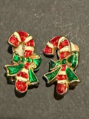 🎄 Enamel Candy Cane Clip-On Earrings – Festive Holiday Jewelry 🎄